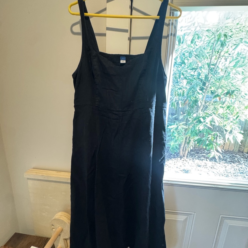 Old Navy Black Sleeveless Midi Dress